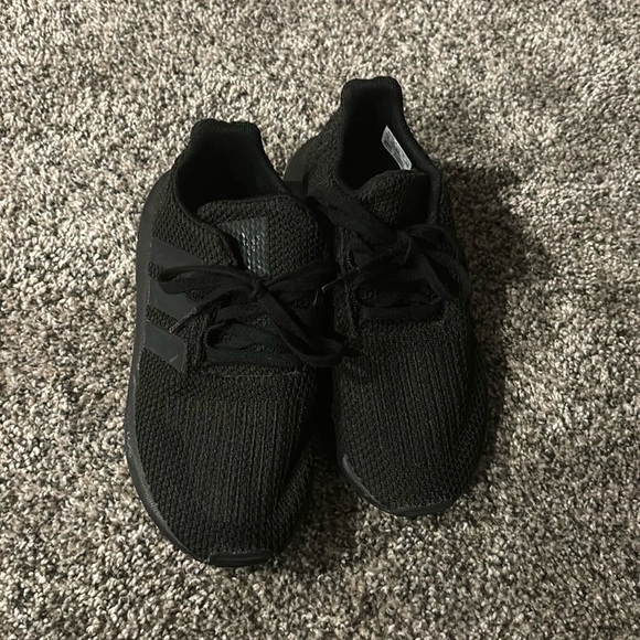 Triple Black Adidas - Picture 1 of 2